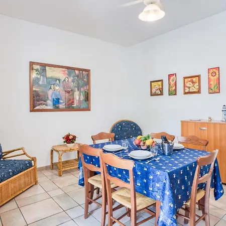 Poti Sulla Porto Cesareo